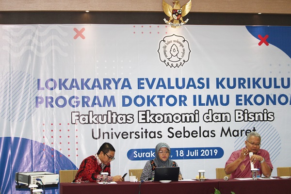 The Doctor in Economics Study Program FEB UNS Conducts Curriculum Evaluation Workshop