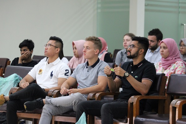 The FEB International Relations Division Invites AIESEC Members in a Discussion