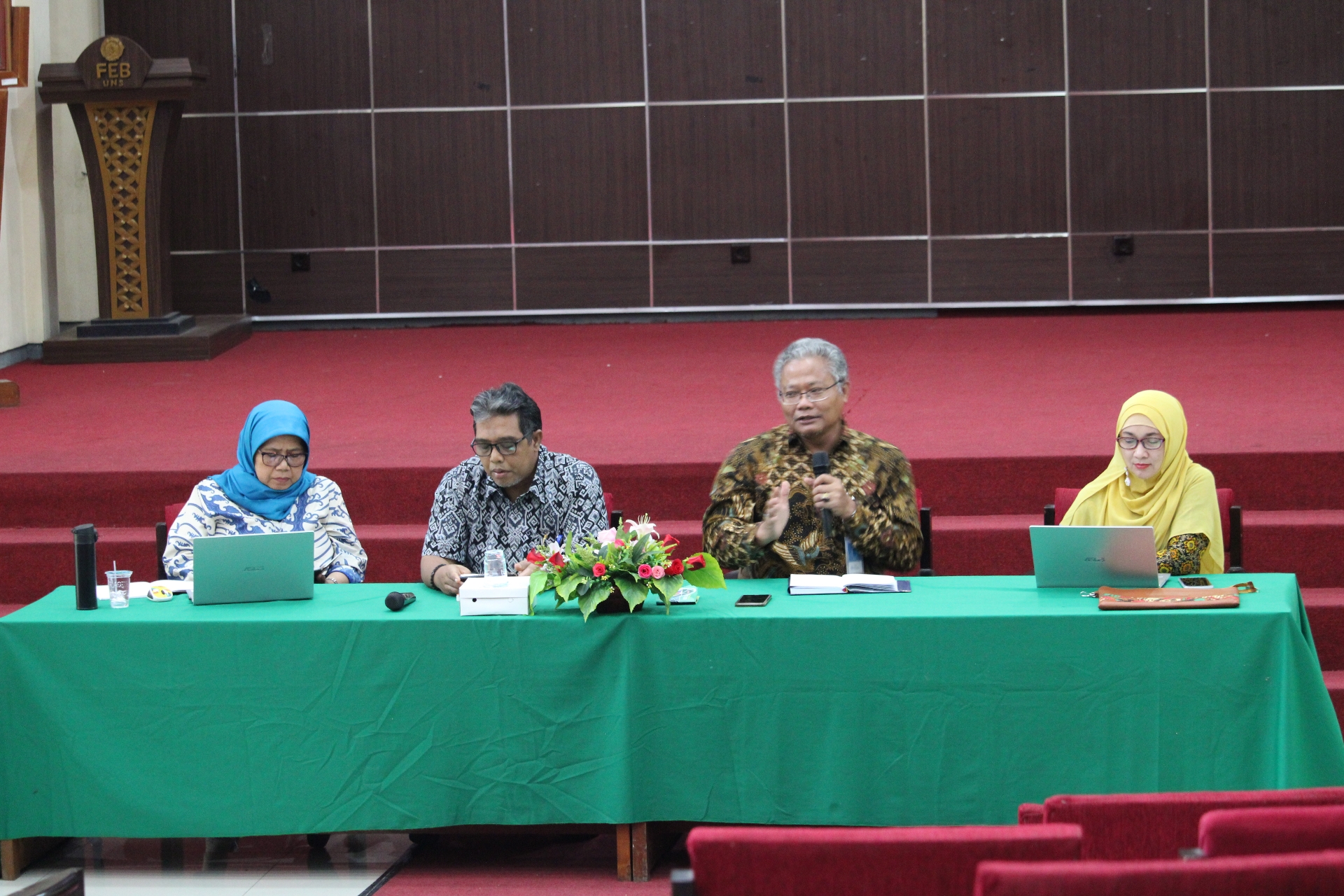 Adaptasi Gagasan Kampus Merdeka, FEB UNS Persiapkan Pembelajaran