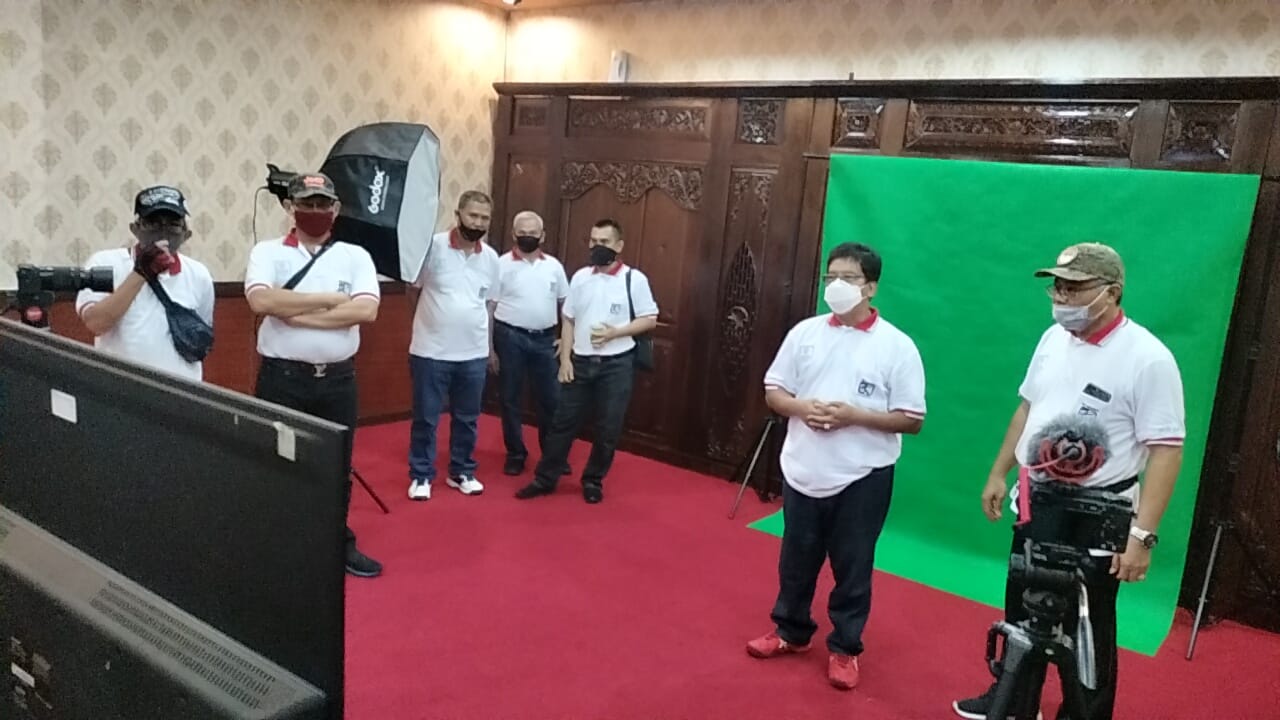 Usai Gowes, Rektor Tinjau Studio Pembelajaran dan Fasilitas Lain di FEB UNS