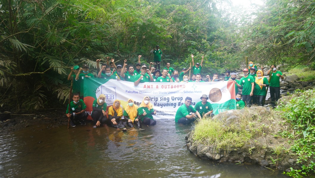 Latih Kekompakkan, FEB UNS adakan AMT dan Outbond