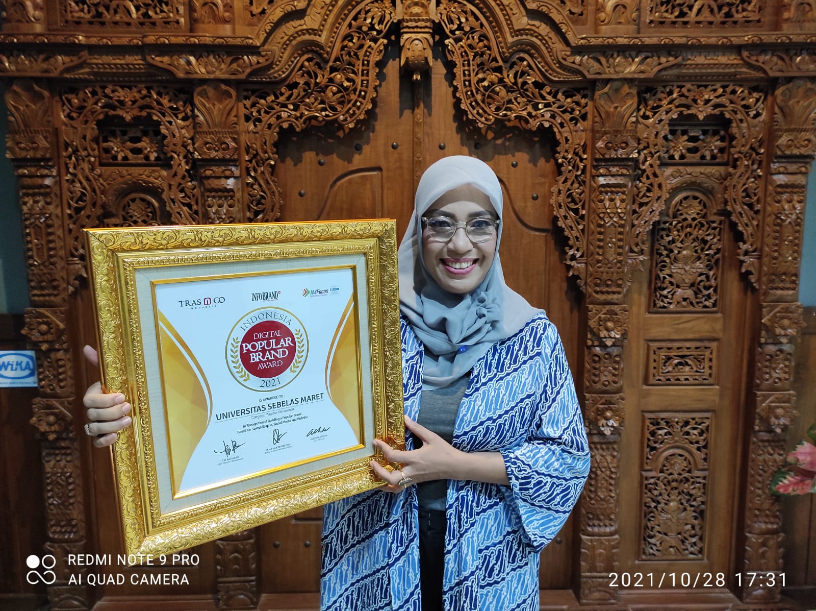 MM FEB UNS Raih Penghargaan Indonesia Digital Popular Brand Award 2021