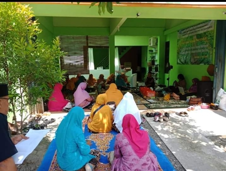 RG Green Economy dan Sustainable Development FEB UNS Latih Guru dan Pendamping TK Aisyiyah se Kabupaten Sukoharjo