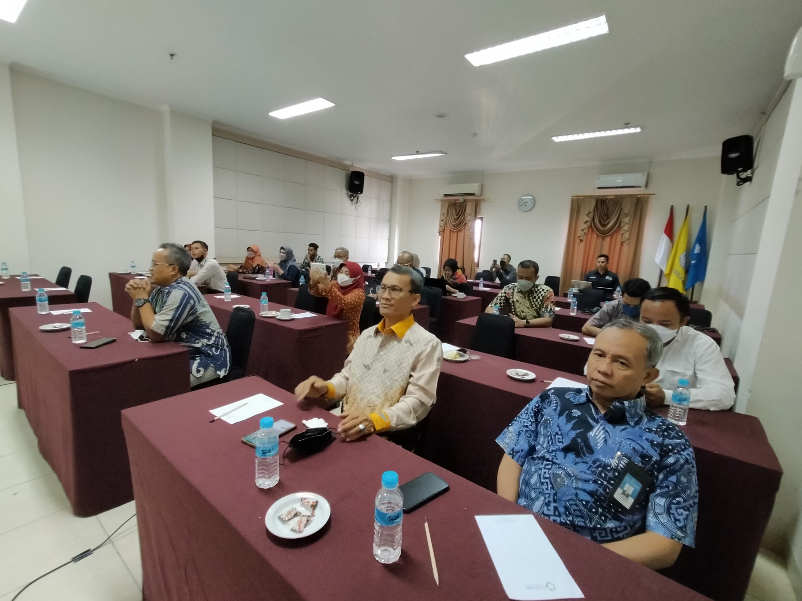 FGD Sinergi Perguruan Tinggi dengan Pelaku Bisnis, Hadirkan Tiga Narasumber