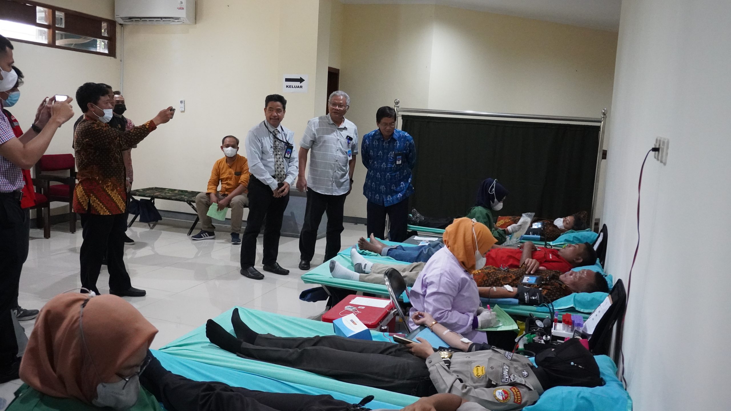 Donor Darah FEB Diikuti Lebih dari 100 Peserta