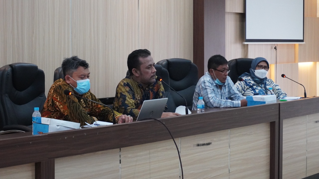Wakil Dekan Sumber Daya Manusia, Keuangan dan Logistik FEB UNS: Mari Kita Tanamkan Rasa Memiliki FEB