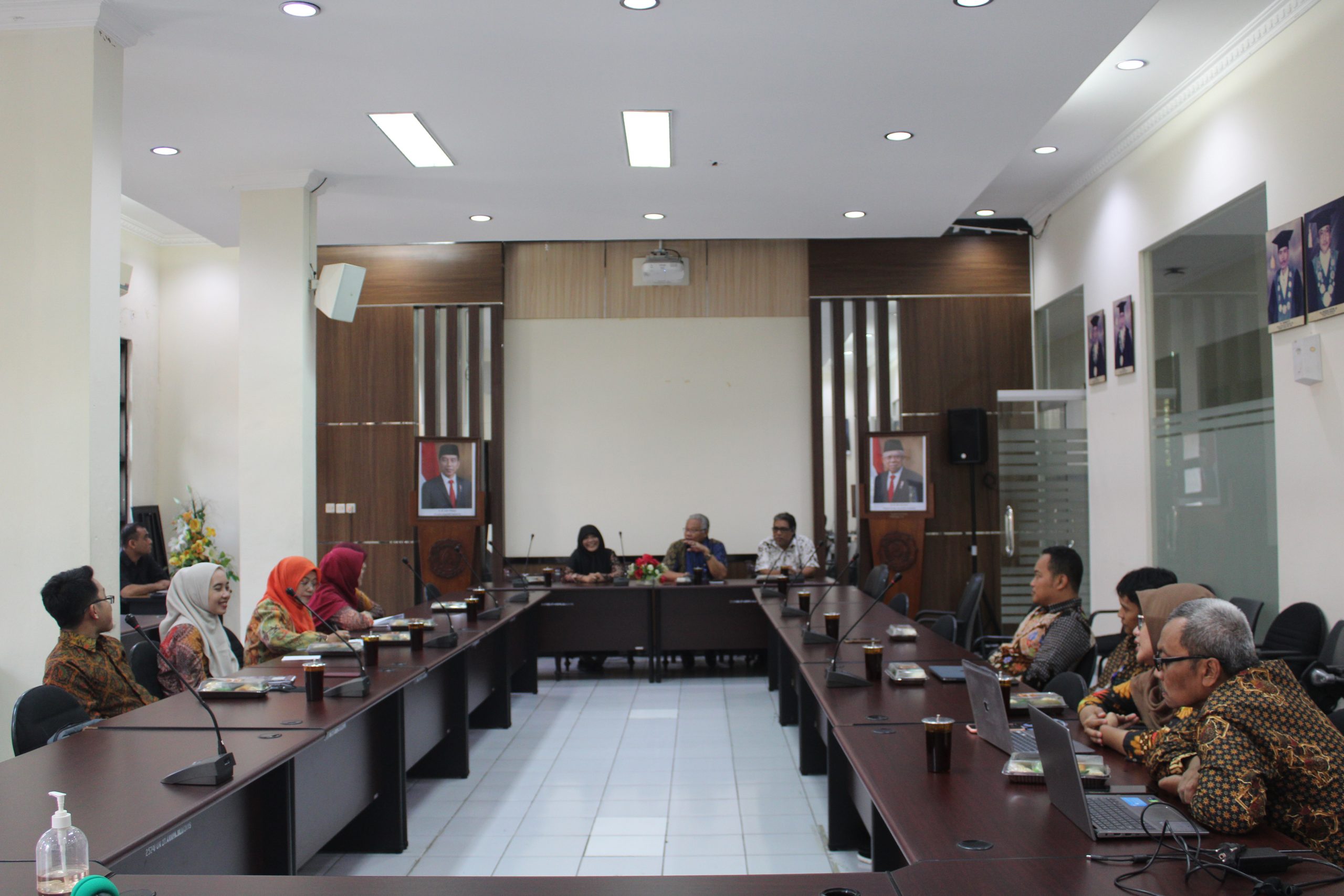 Studi Banding ke FEB UNS, Dekan FEB UNISBA: Kami melihat UNS adalah PTN yang Bagus dan Mapan