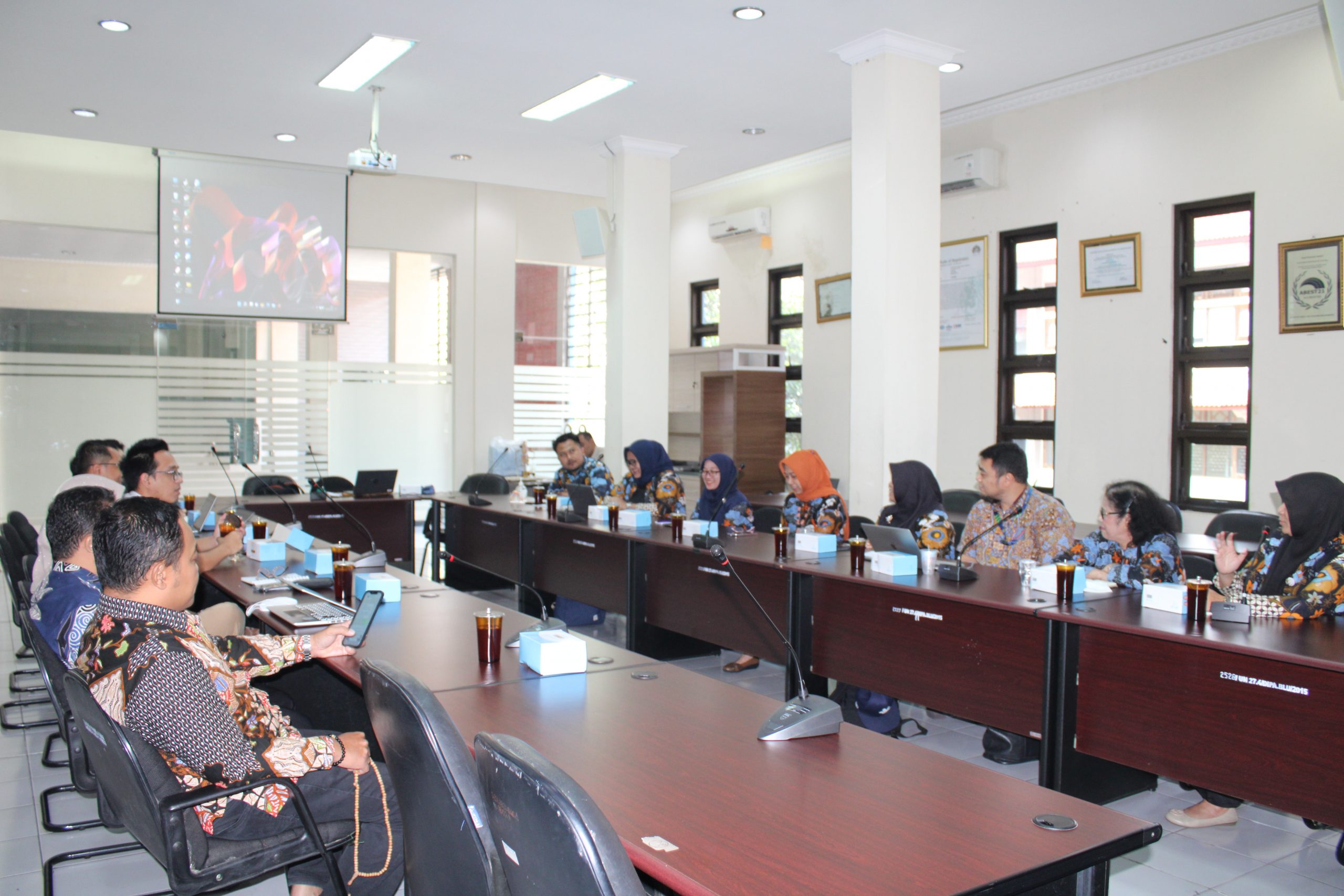 FEB Universitas Pakuan Visits FEB UNS
