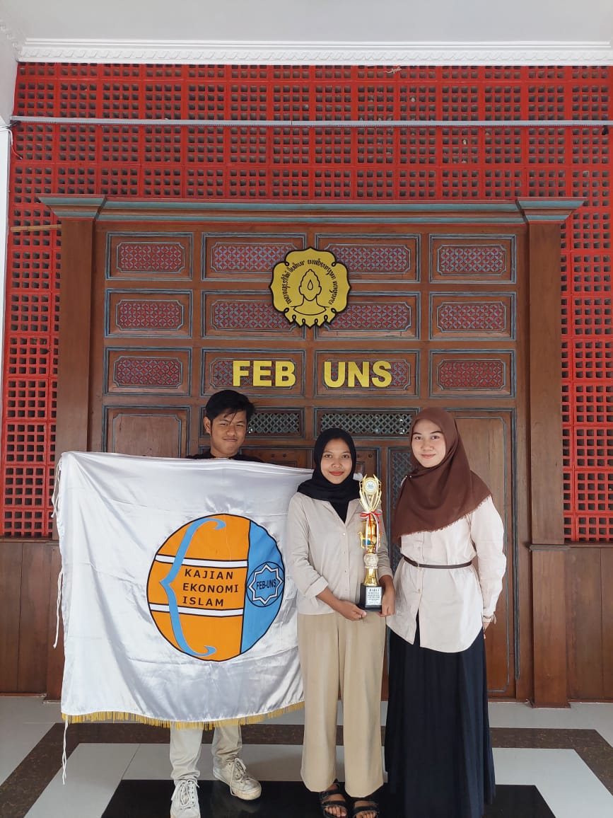 Angkat Tema Platform Optimalisasi Pemasaran Micro Influencer dengan UMKM, Mahasiswa FEB UNS Juara 1 Business Plan Competition