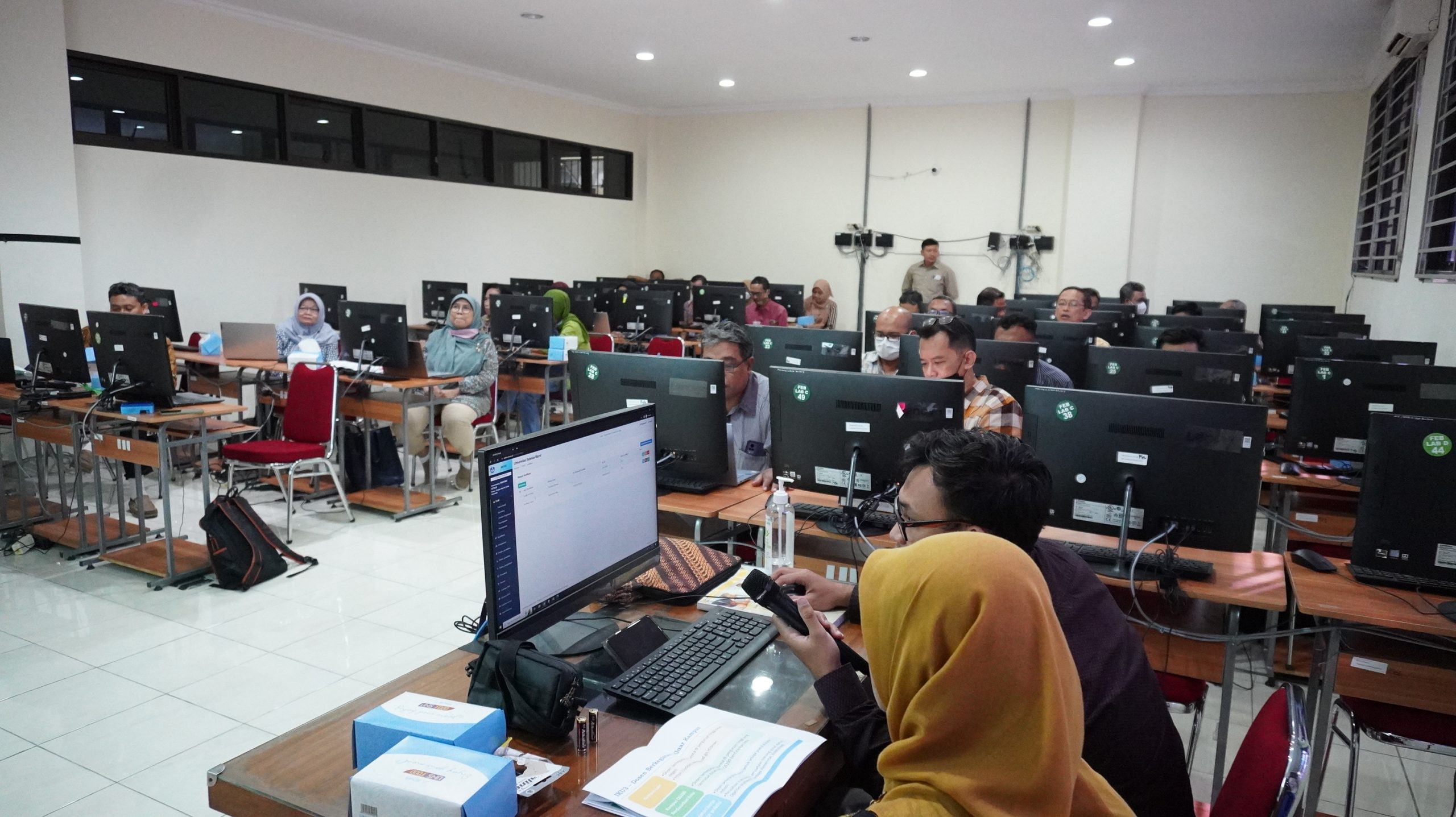 Dosen FEB Ikuti Pendampingan Pengisian Data IKU 3 dan IKU 4