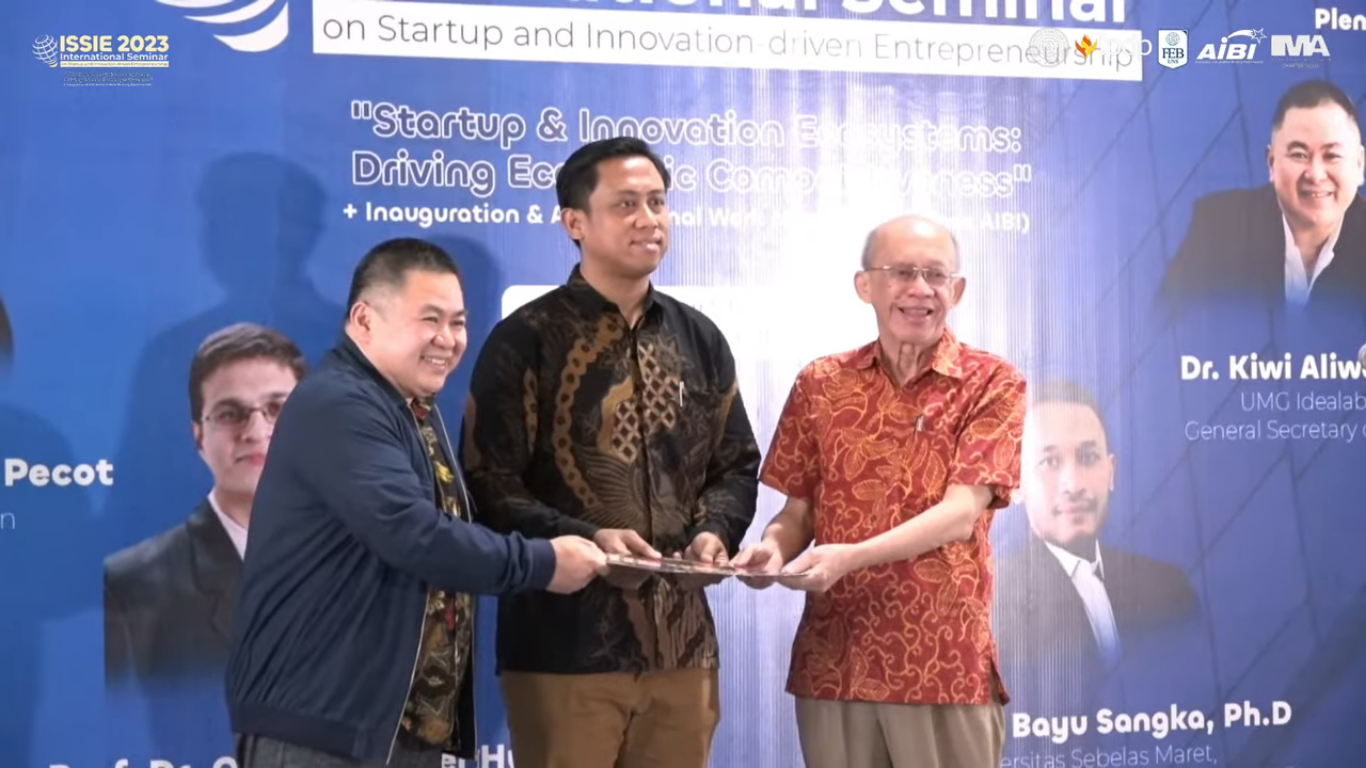 Hebat, Dosen FEB UNS Didaulat Sebagai Ketua AIBI