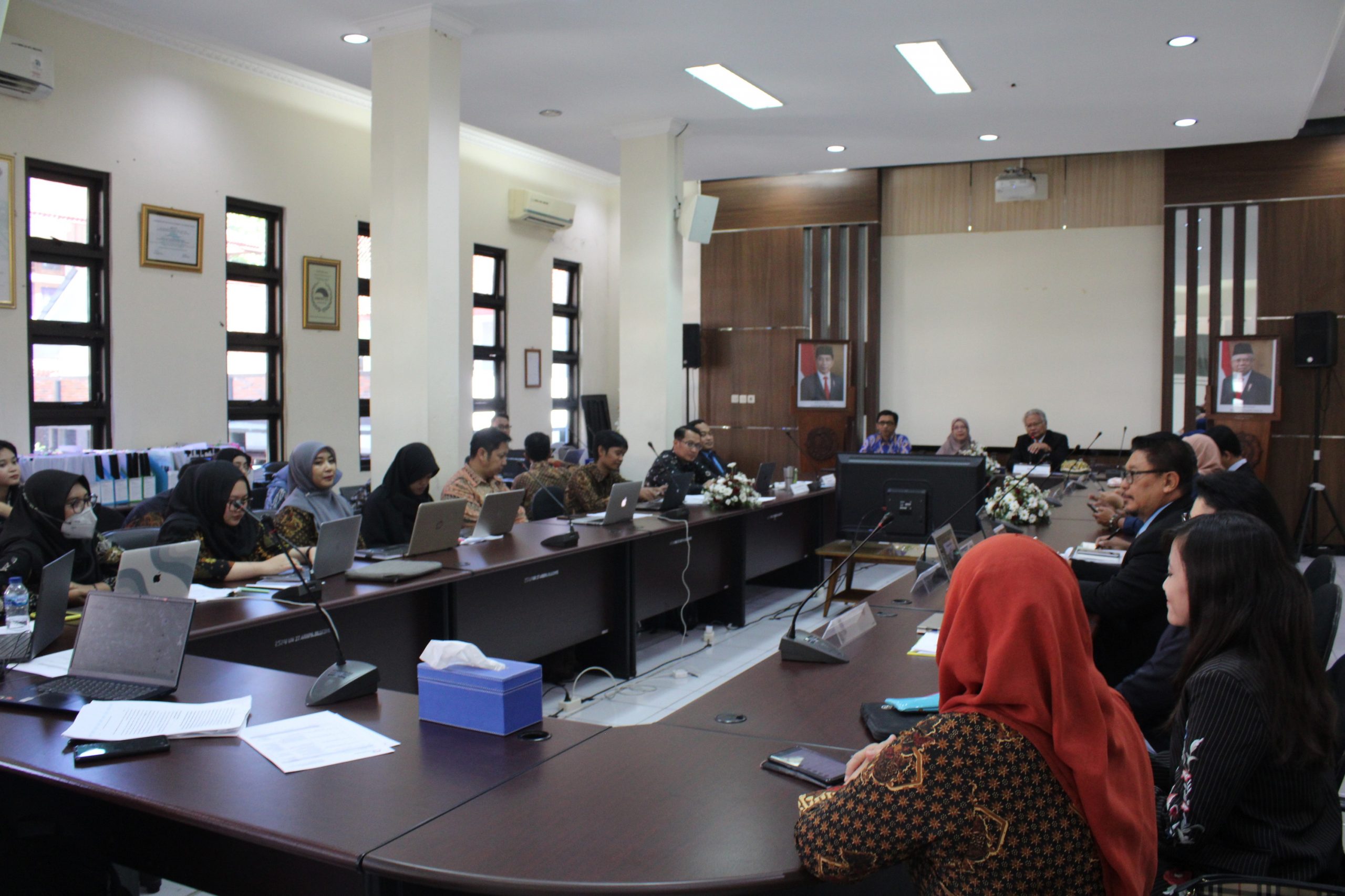 Asesor LAMEMBA Lakukan Asesmen Lapangan pada Program Studi S1 Akuntansi FEB UNS