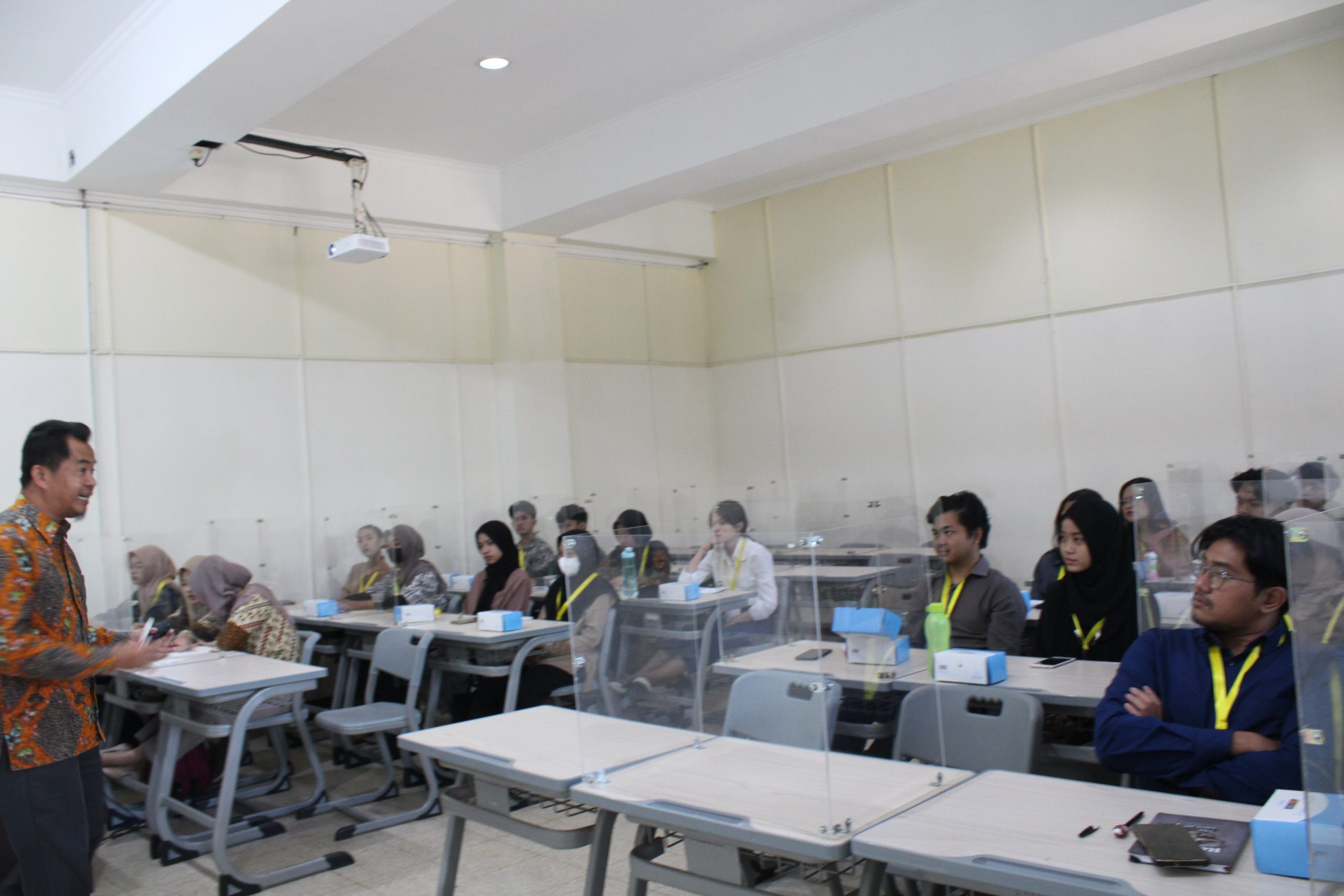 24 Pengurus Ormawa FEB Ikuti Pelatihan Persiapan Sertifikasi Logistics dan Export Import  serta Pelatihan Logistics Management