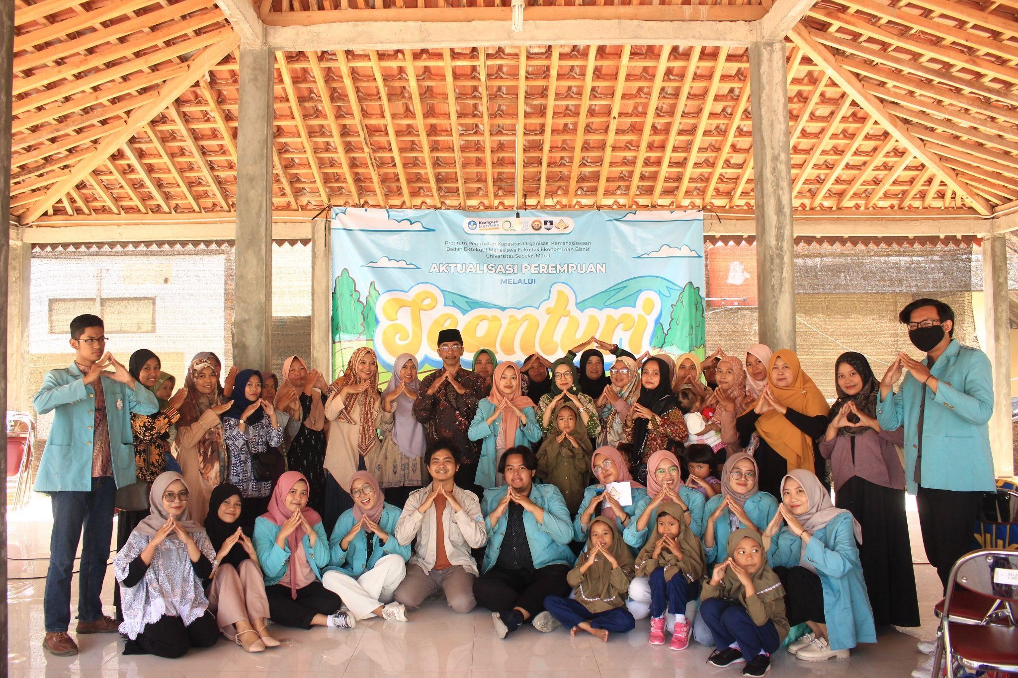 Berorientasi Pada Pengembangan Desa dan Pemberdayaan Masyarakat, Tim PPK Ormawa BEM FEB UNS Launching Program Sekolah Perempuan Desa Karangturi