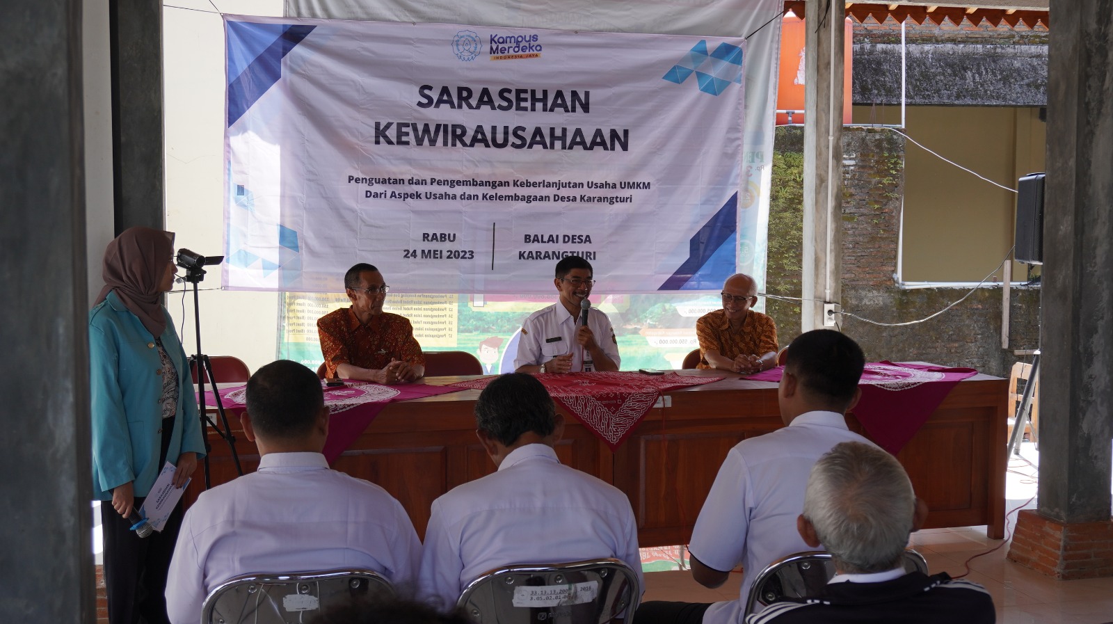 Grup Riset Manajemen Keuangan Dampingi Kelompok Komunitas Berdikari Desa Karangturi dengan Penguatan dan Pengembangan Keberlanjutan Usaha UMKM