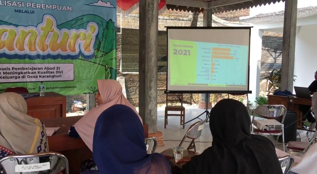 Berkolaborasi dengan Mafindo, PPK Ormawa BEM FEB Adakan Program Perempuan Cerdas Tangkal Hoax