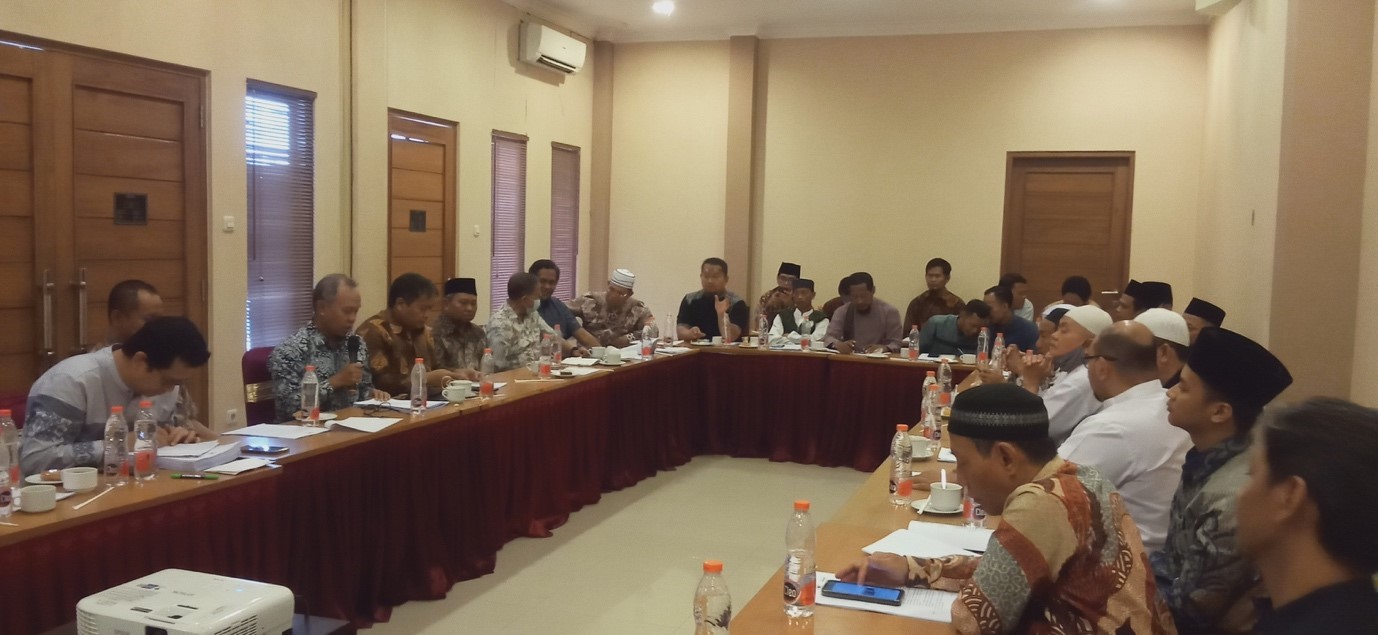 Grup Riset Audit dan Sistem Informasi FEB UNS Sosialisasikan Pentingnya Sertifikasi Halal