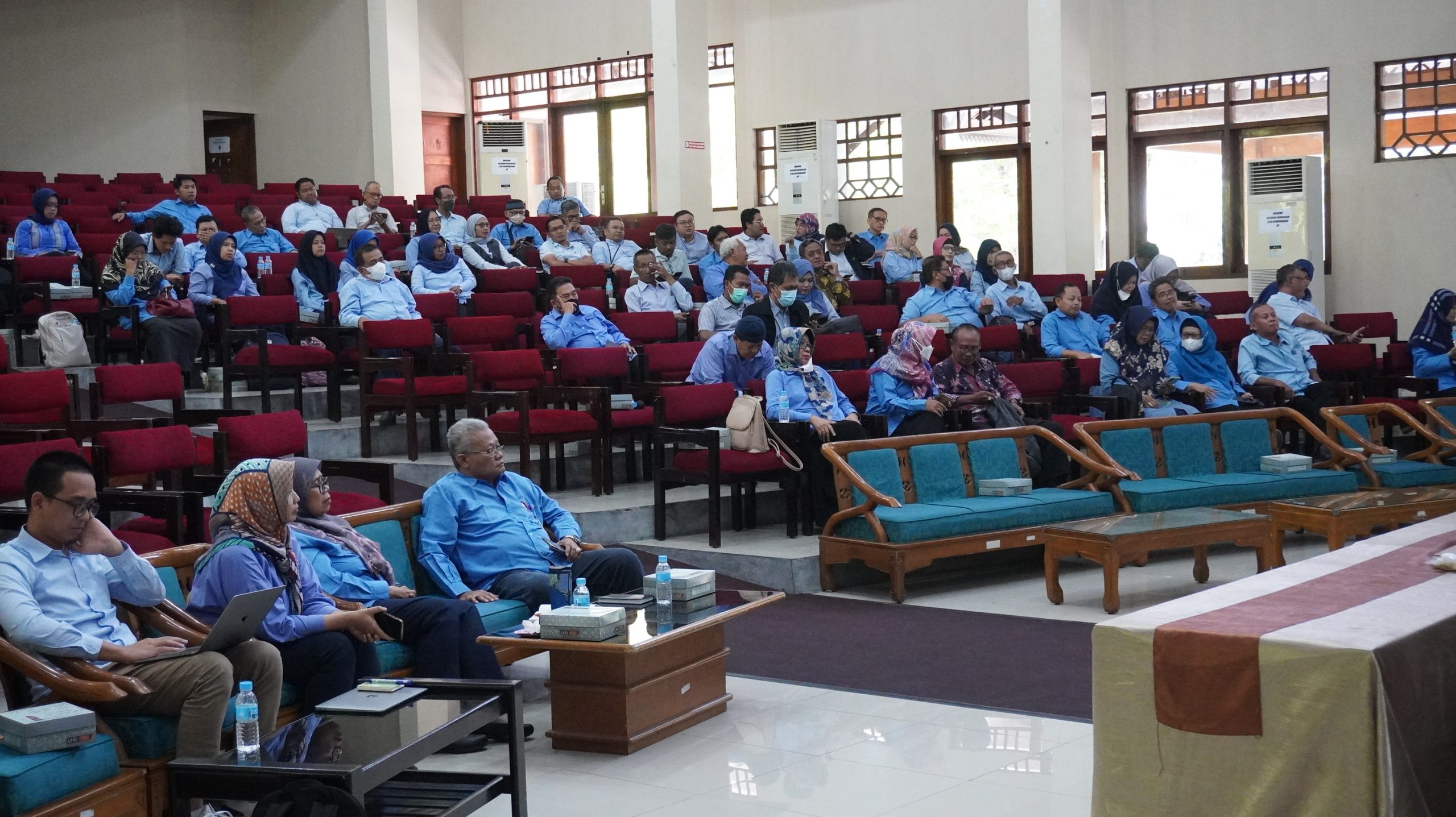 Siapkan Perkuliahan Semester Februari-Juli 2024, FEB Gelar Rapat Dewan Dosen