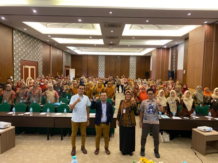 Pengabdian Kemitraan Masyarakat antara Universitas Sebelas Maret dan Dinas Kesehatan Kabupaten Karanganyar