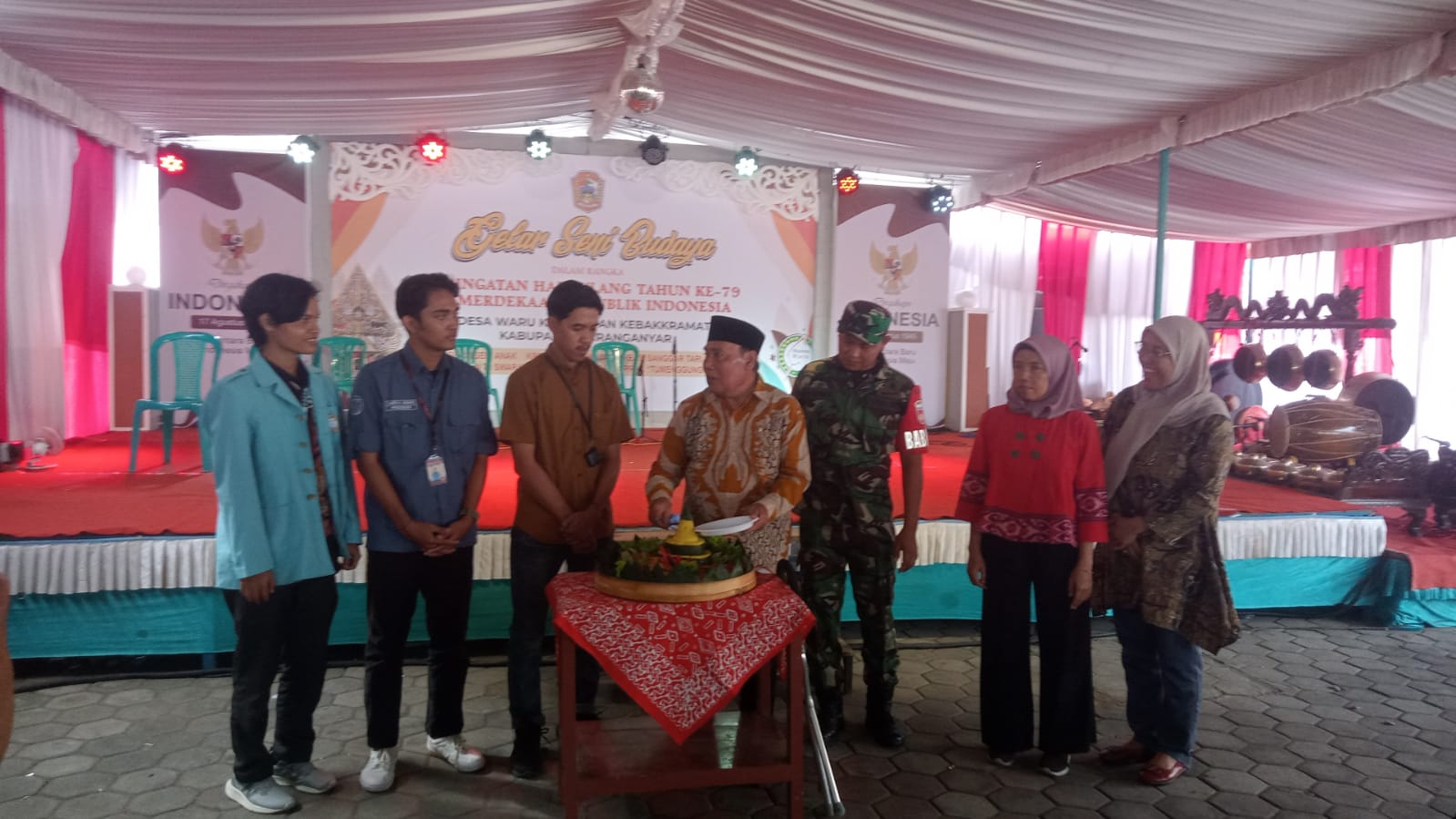 Tim PPK Ormawa BEM FEB UNS Launching Lembaga Ndalem Waru di Karanganyar