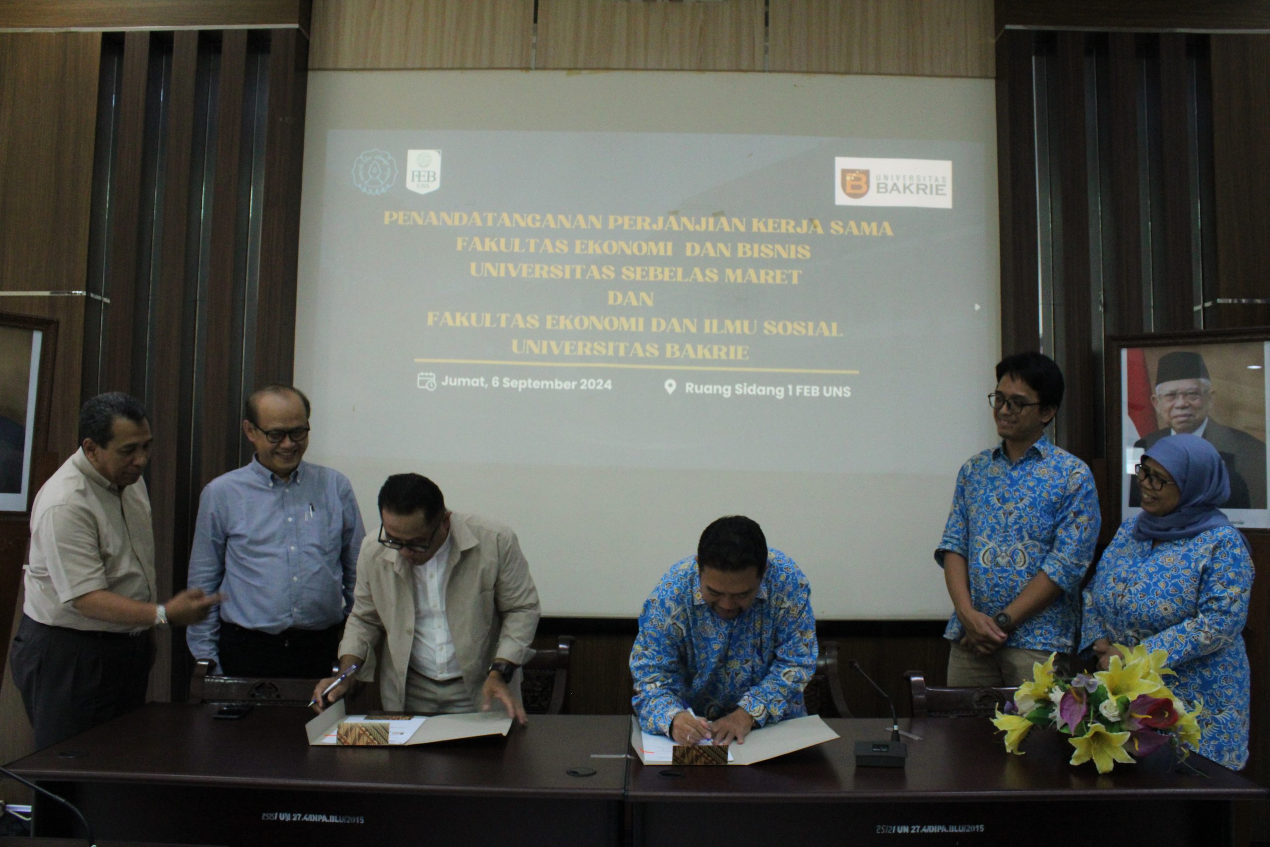 FEB UNS dan FEIS UBakrie Tandatangani Kerja Sama Implementasi Tri Dharma Perguruan Tinggi