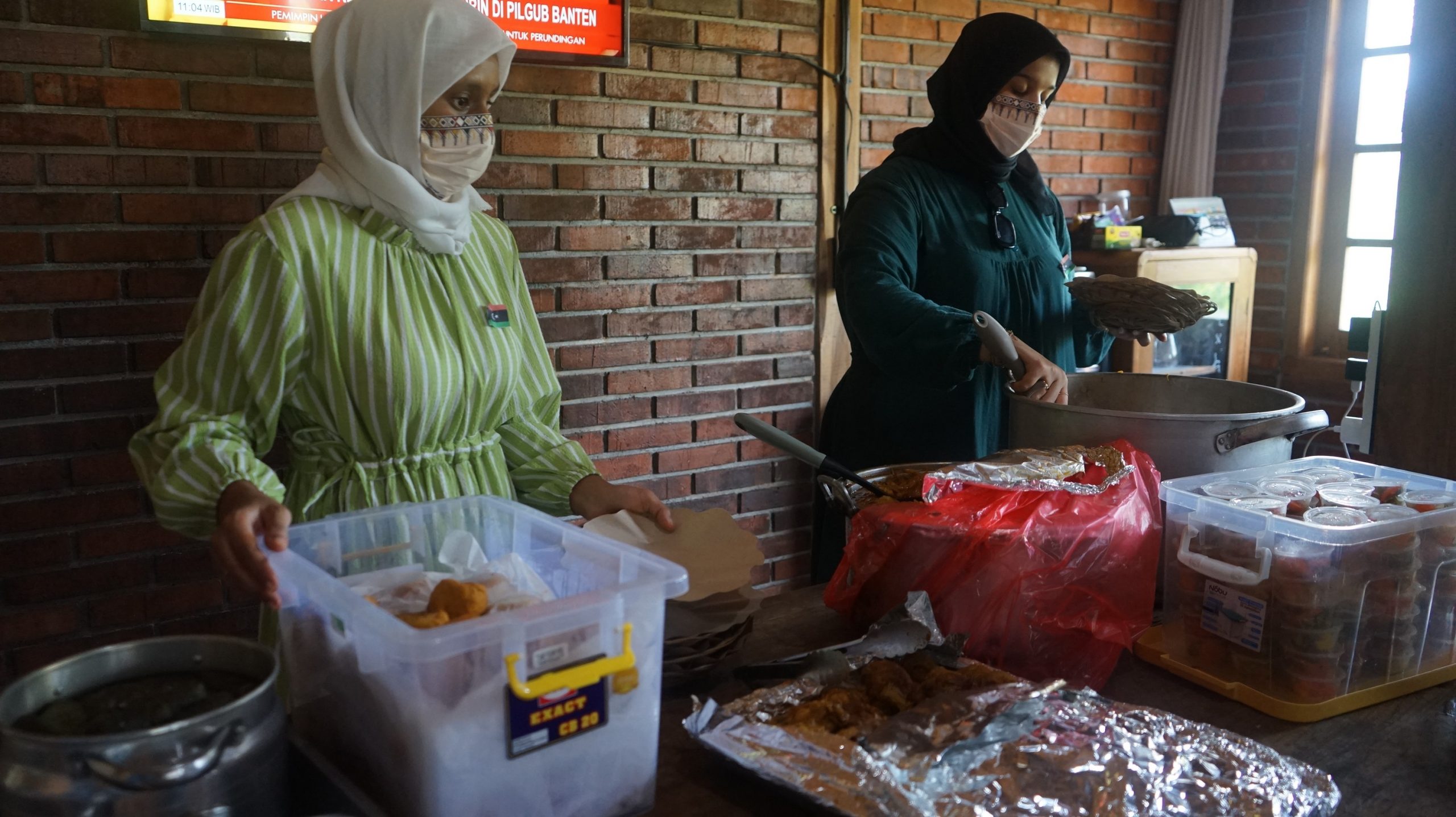Tiga Mahasiswa FEB Asal Libya Latih Pengurus PKK Mangkubumen di Pengabdian Masyarakat Internasional MESP