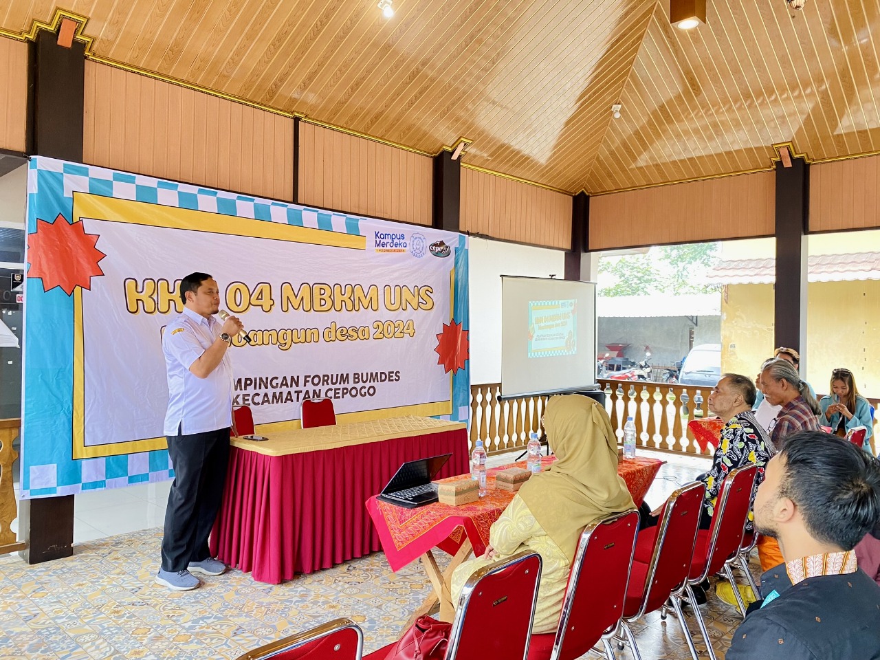 RG Kelembagaan dan SDM FEB UNS bersama Mahasiswa KKN Dampingi BUMDes di Kecamatan Cepogo