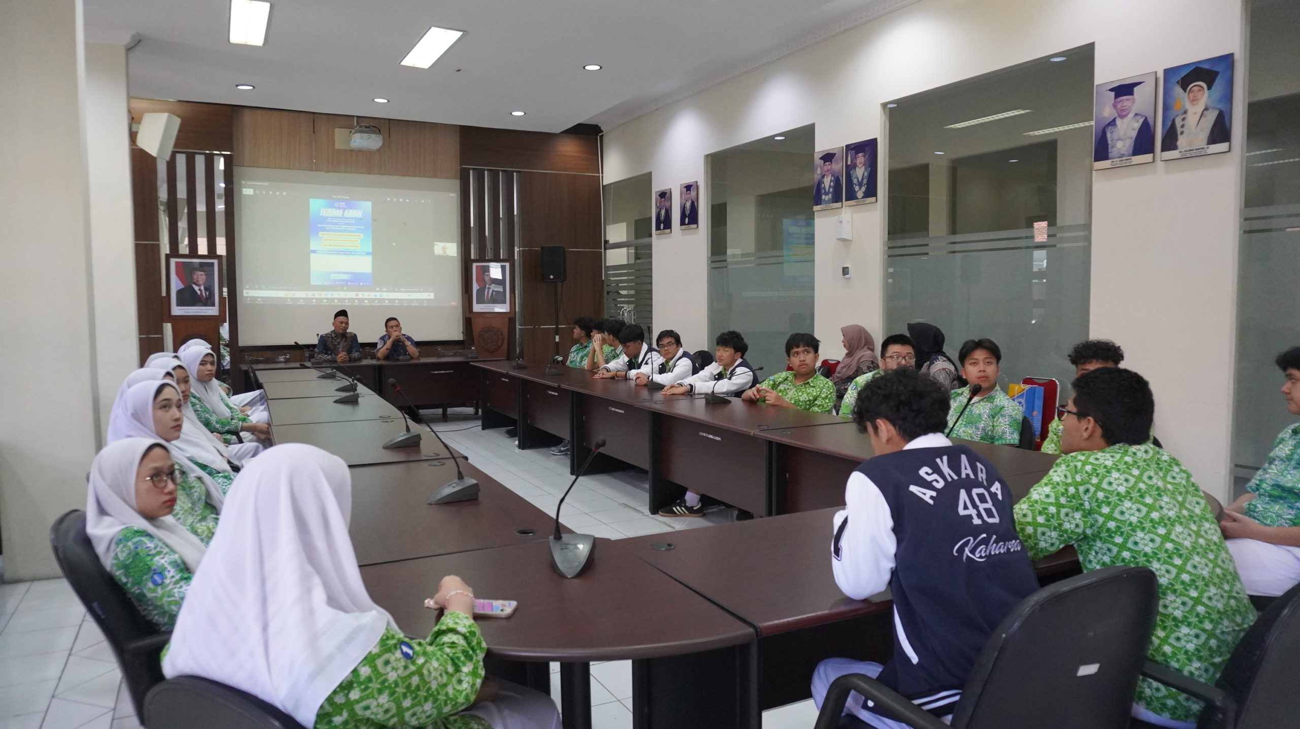 FEB UNS Menerima Kunjungan SMA Islam Al Azhar 1 Jakarta Selatan