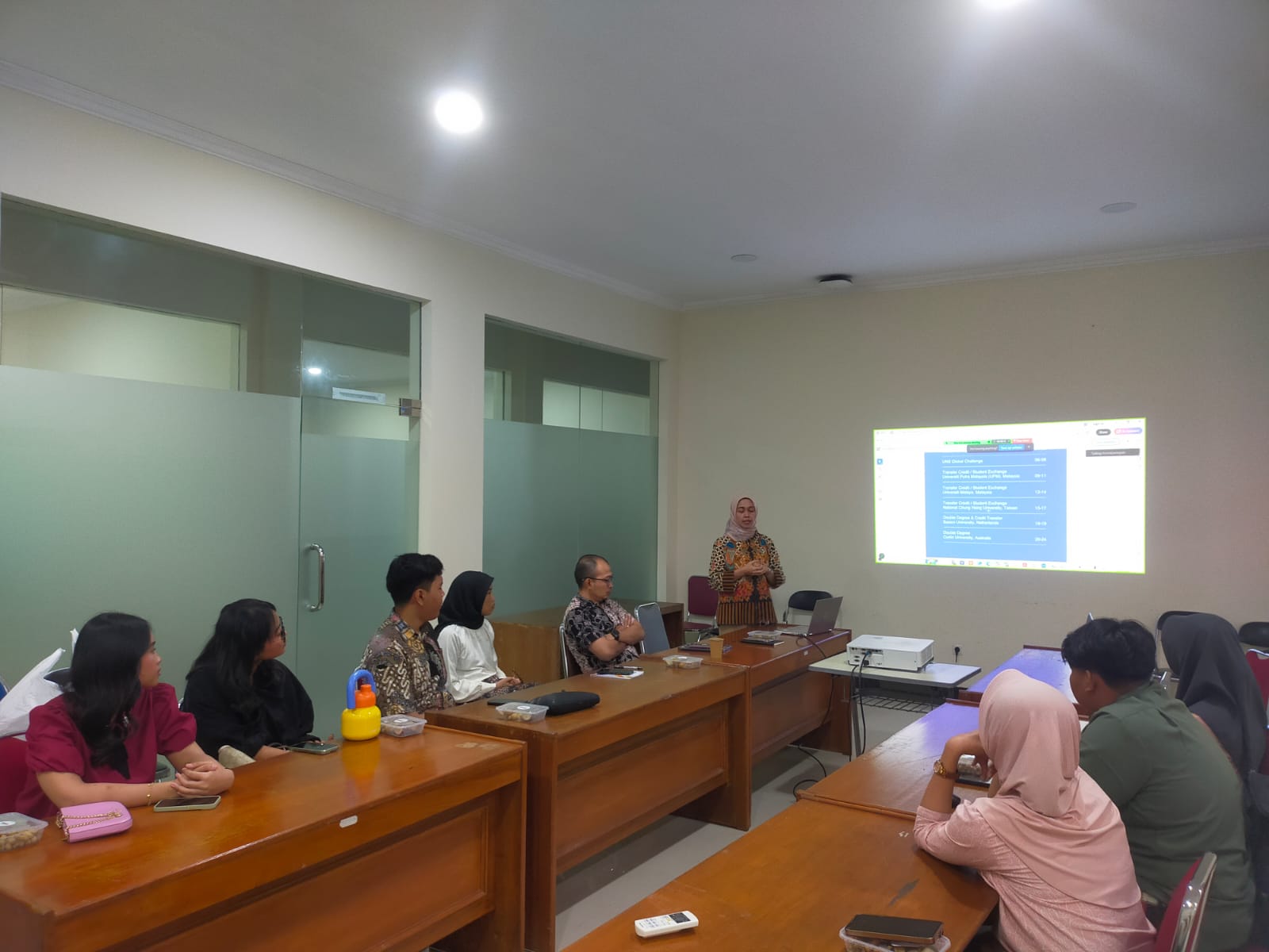 Mahasiswa FEB Ikuti Sosialisasi Program Mobilitas Kelas Internasional