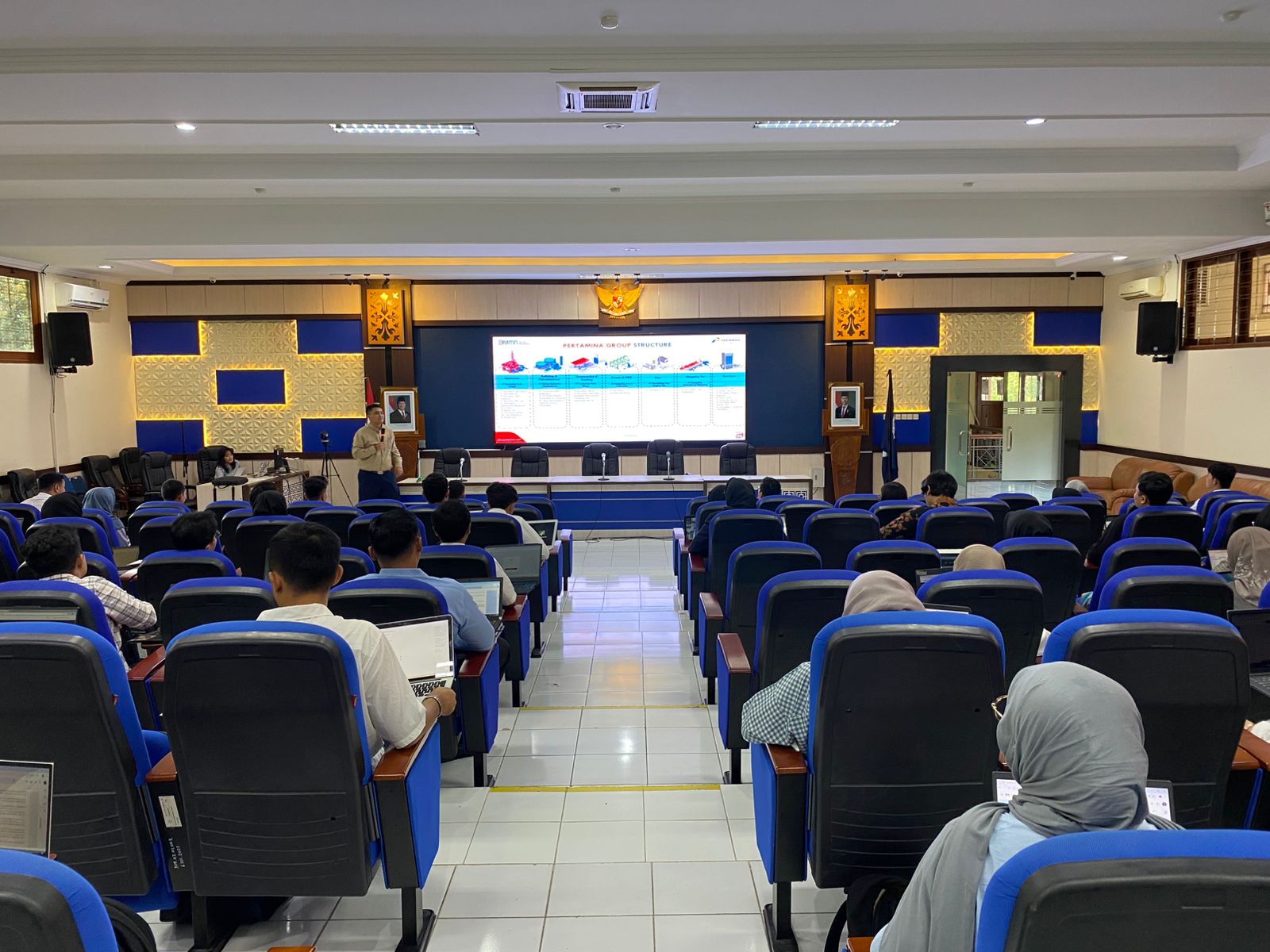Alumni FEB UNS Ikuti Seleksi PT Pertamina Hulu Energi