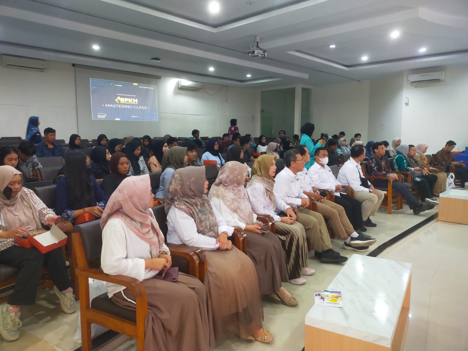 Kolaborasi BPKH dan FEB UNS Gelar Mastering Class: Mendalami Konsep Transaksi Keuangan Islami