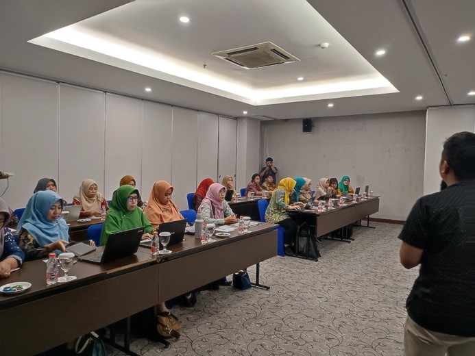 Tim PKM-UNS Gelar Pendampingan dalam Upaya Meningkatkan Literasi Keuangan bagi Usaha Mikro, Kecil dan Menengah di Kabupaten Karanganyar