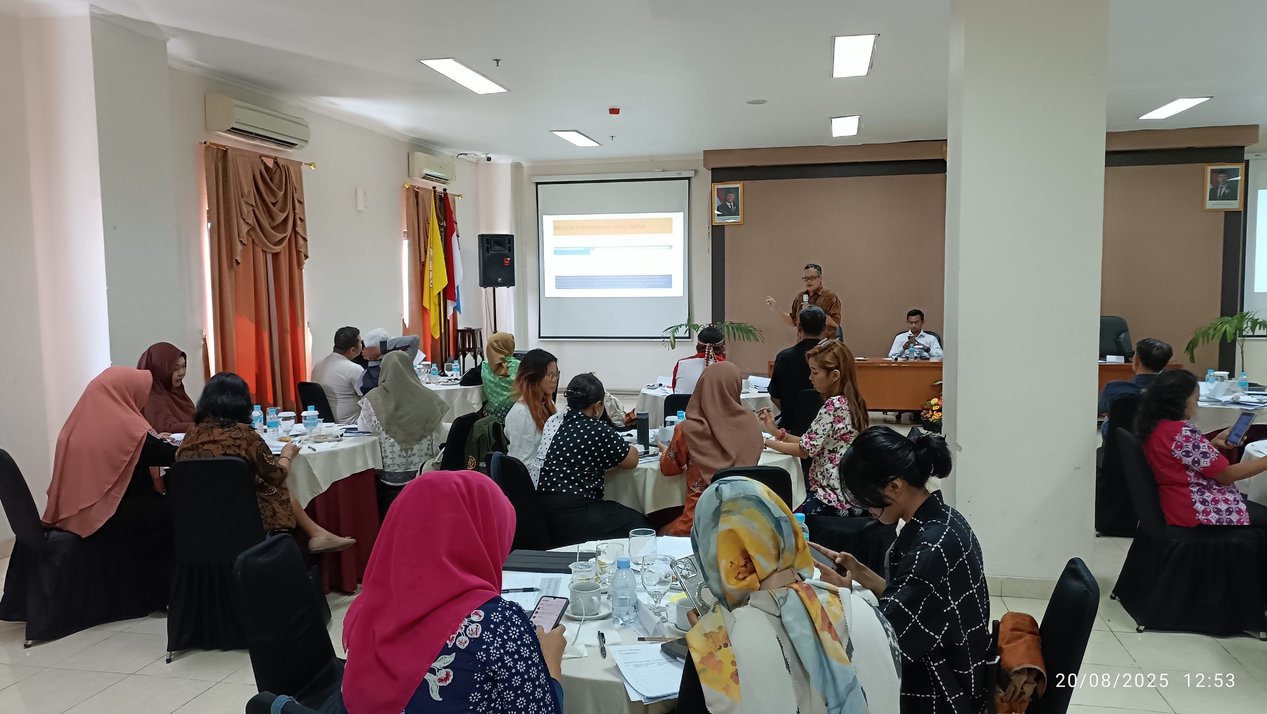 Kolaborasi Grup Riset Manajemen Operasi dan Strategi FEB UNS dan KADIN Surakarta Dorong Literasi Proses Bisnis untuk Digitalisasi UKM