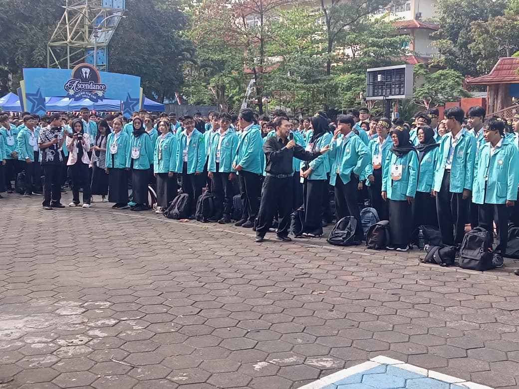 Etika, Jejaring, dan Toleransi: Tiga Pesan Utama Dekan FEB UNS untuk Mahasiswa Baru Tahun 2025