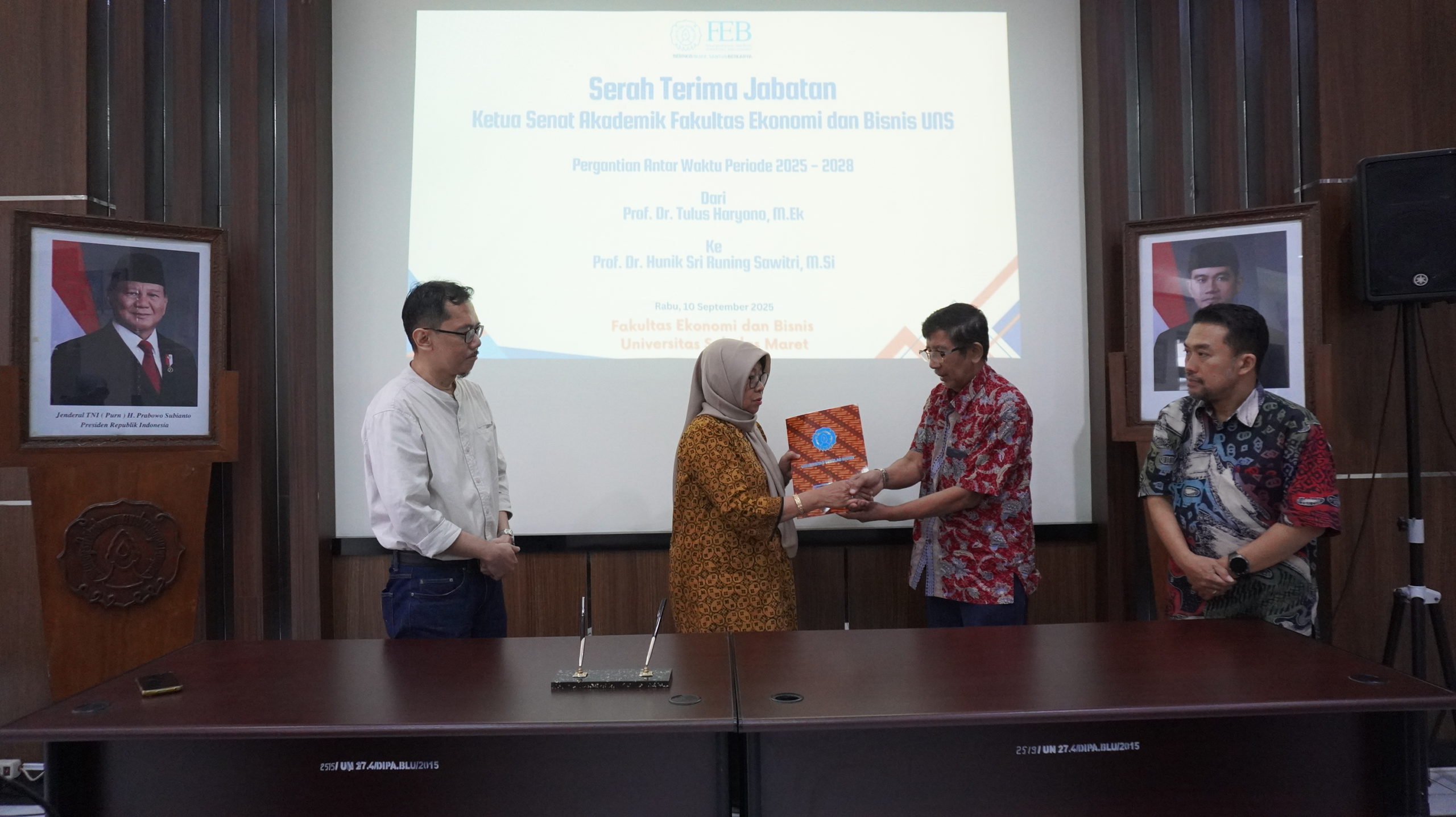 Academic Senate FEB UNS Chairmanship Handover Ceremony: Leadership Transition from Prof. Tulus to Prof. Hunik