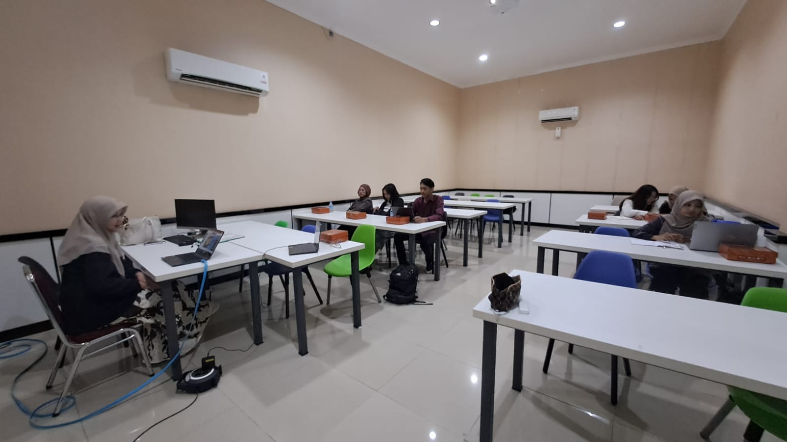 MAKSI FEB UNS Sosialisasikan Akselerasi Studi Lewat Program Percepatan dan Beasiswa Unggulan