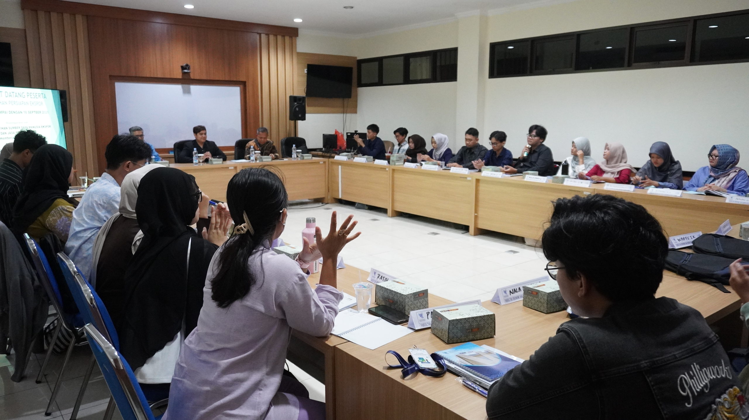 In Collaboration with PPEJP Ministry of Trade FEB UNS Export-Import Laboratory Organized Export Preparation Training