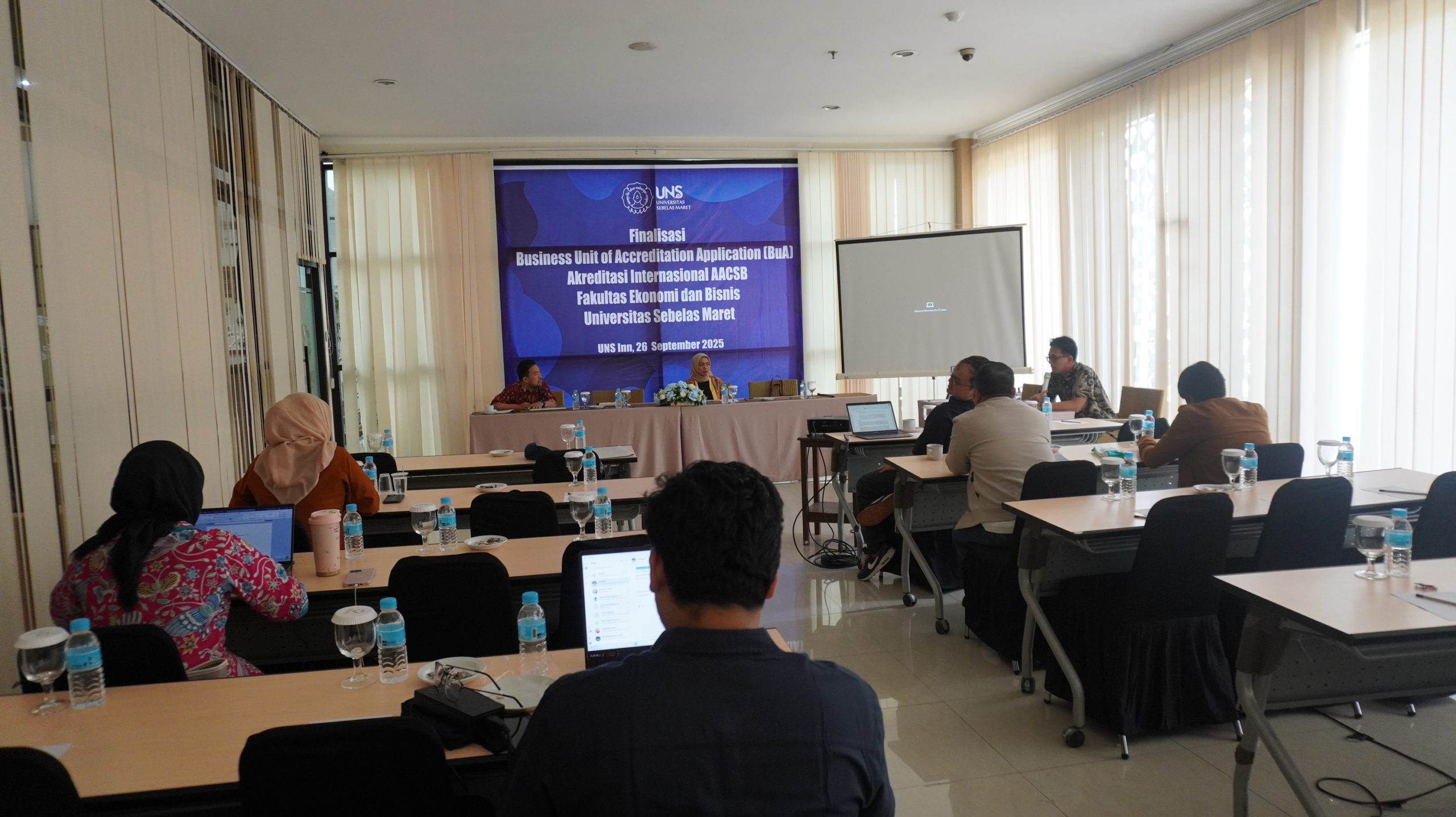 Finalisasi BuA, FEB UNS Perkuat Persiapan Menuju Akreditasi Internasional AACSB