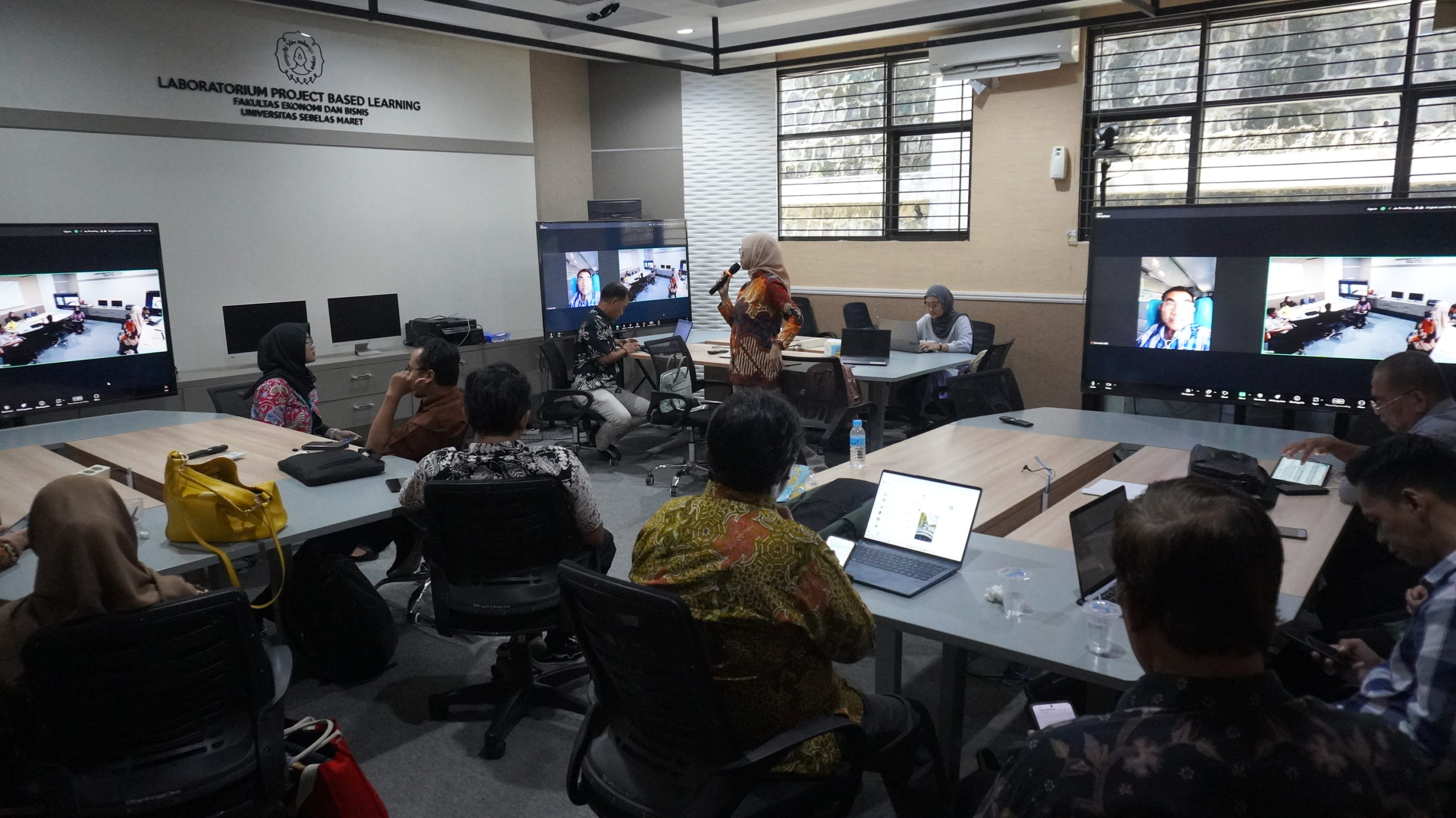 Tingkatkan Daya Saing Program Pascasarjana, FEB UNS Bahas Kurikulum RPL MESP