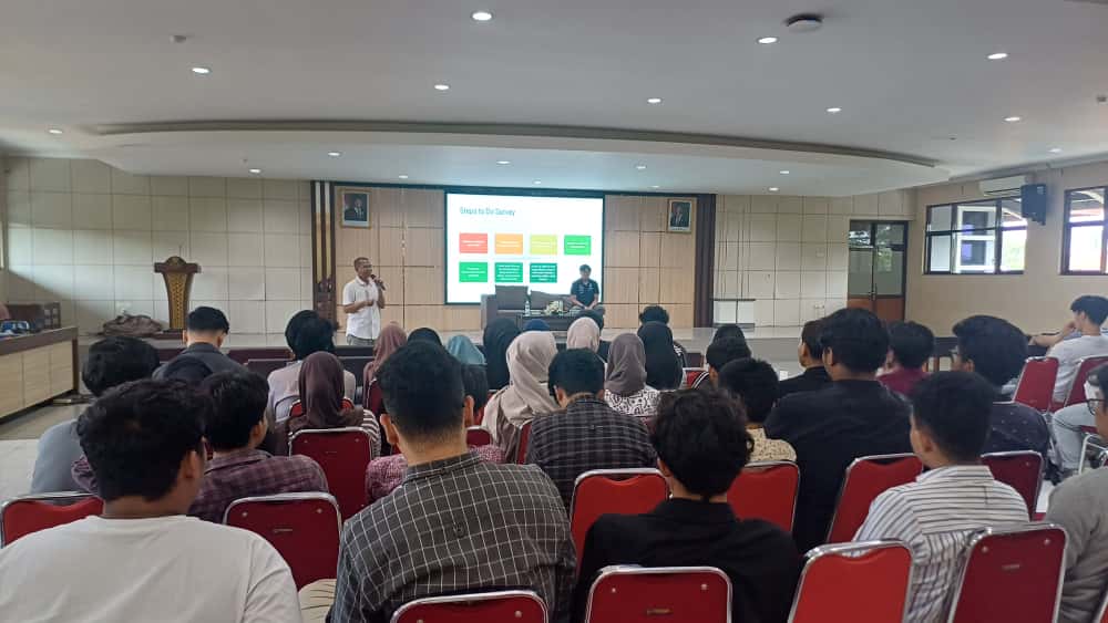 Digital Business Students of FEB UNS Attend Public Lecture on Quantitative Research: Survey and Questionnaire Design in Collaboration with BRIN