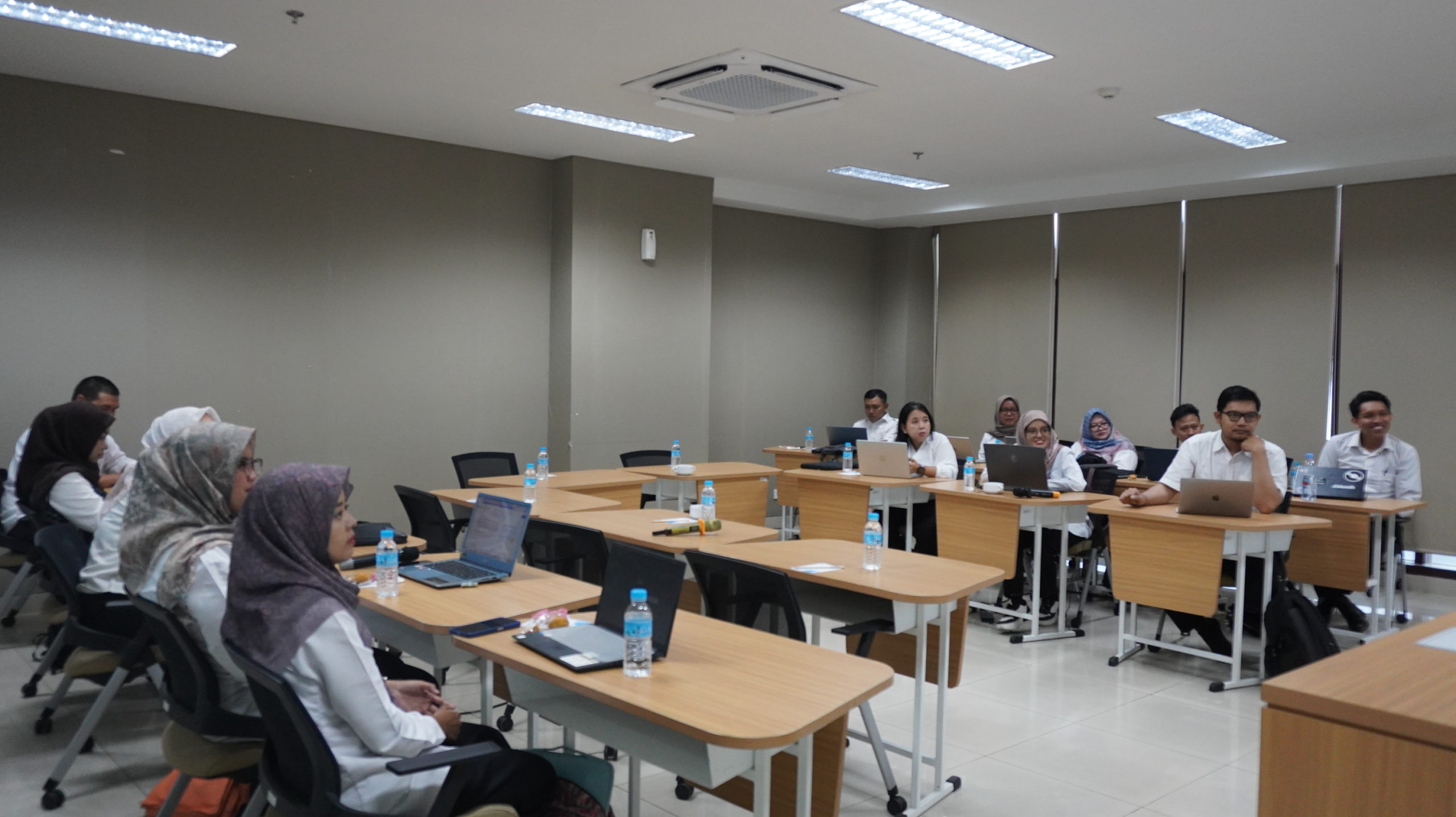 Enhancing the Quality of the Teaching and Learning Process, FEB UNS Holds a Learning Management System Workshop