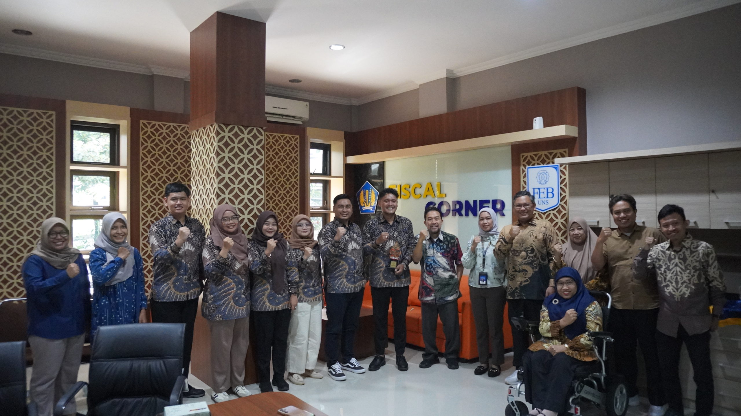 FEB UNS Terima Benchmarking UNESA, Dekan Tegaskan Pentingnya Saling Belajar Antarperguruan Tinggi