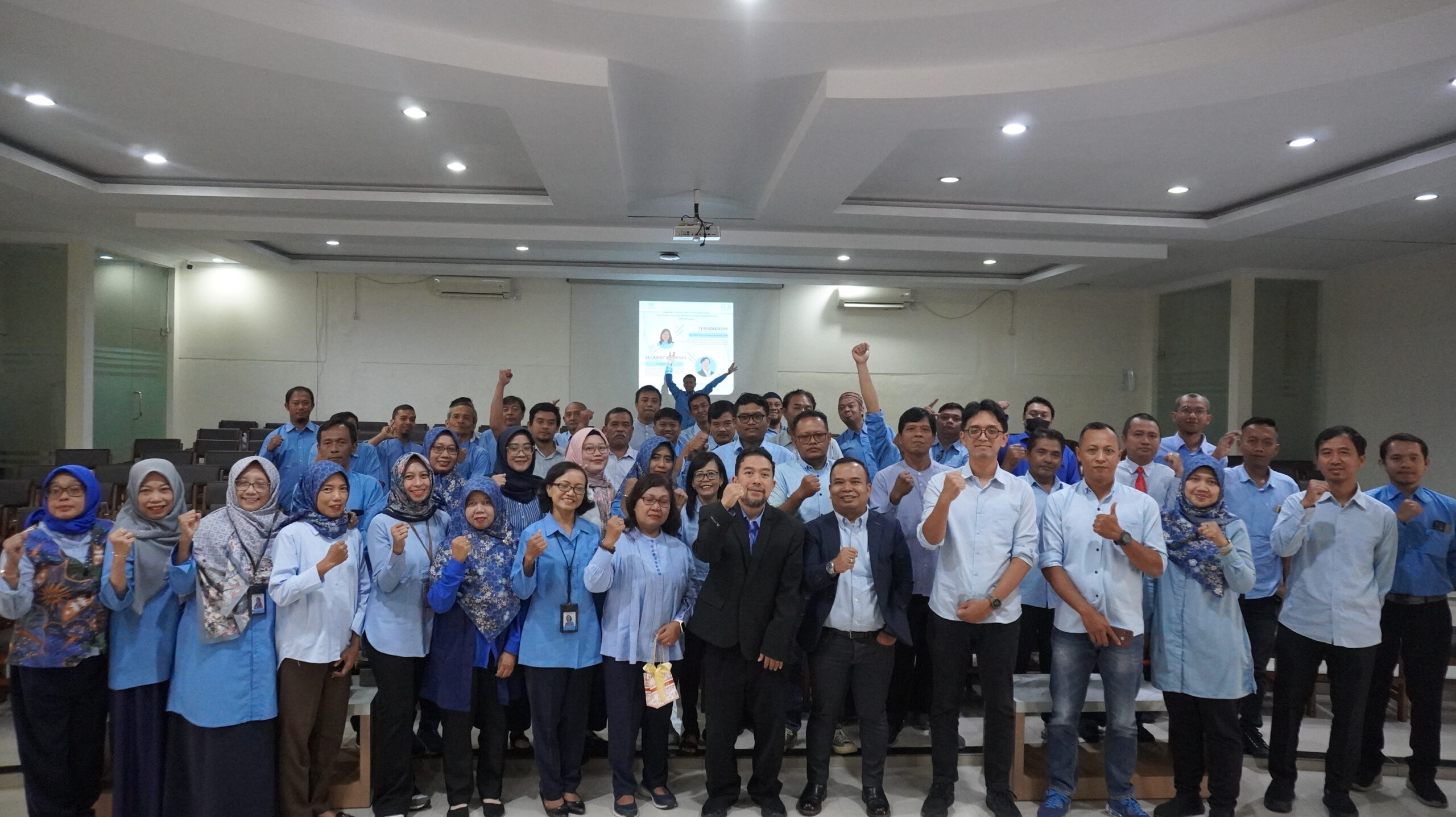 Welcoming 2026, FEB UNS Strengthens Solidarity between Academic Support Staff and Faculty Leadership