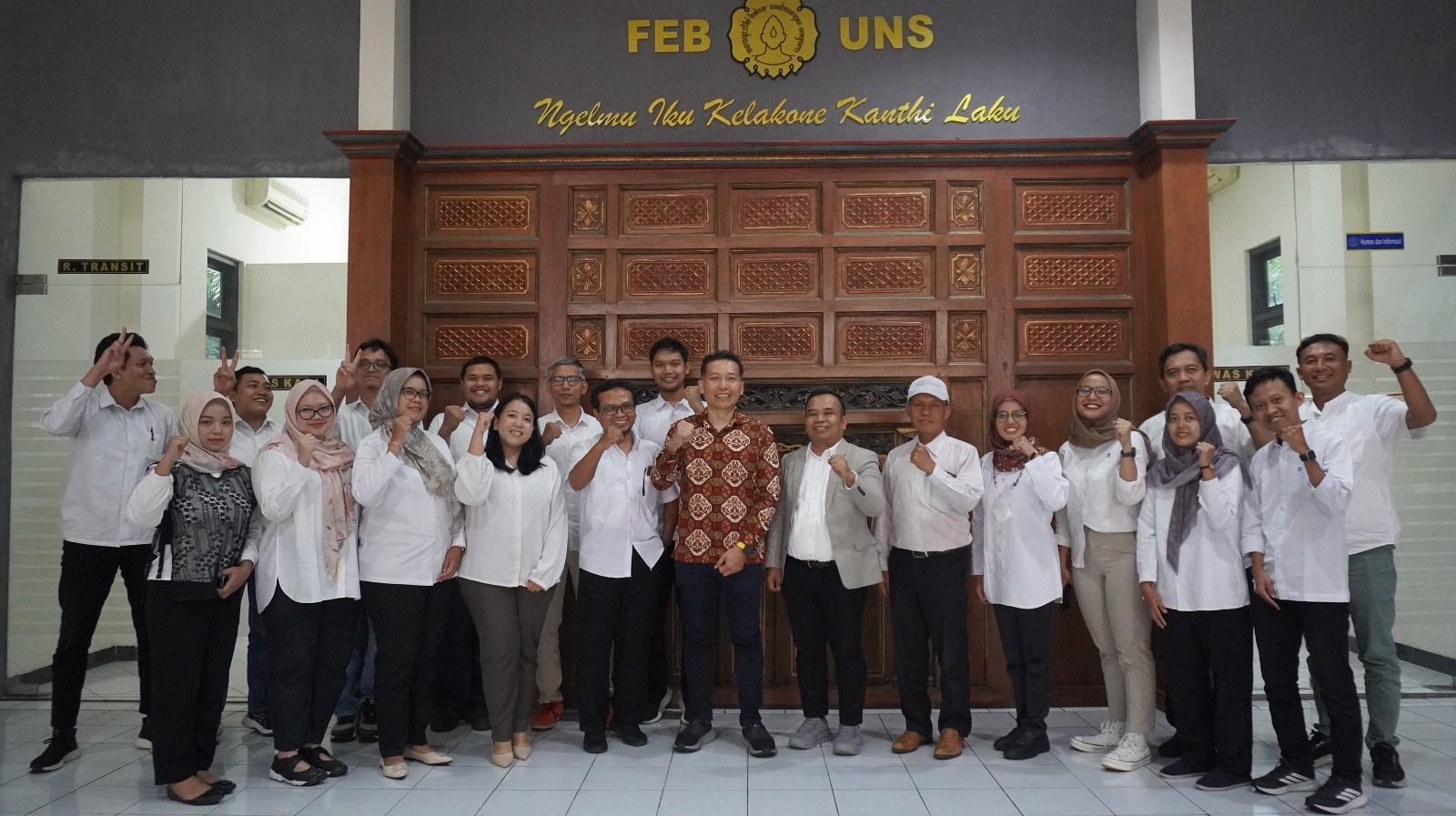 Prof. Evan Lau Poh Hock Bagikan Strategi Sukses PhD dan Publikasi Ilmiah kepada Dosen FEB UNS