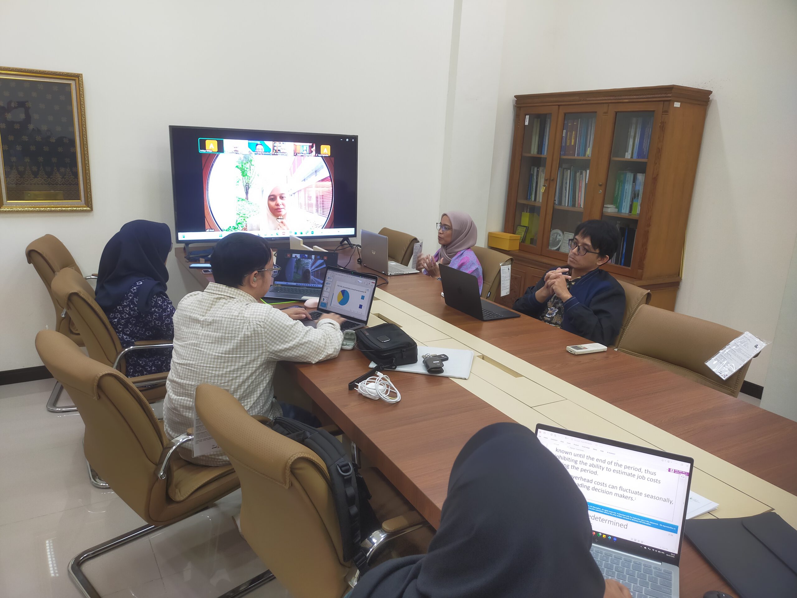 FEB UNS Bahas Penguatan Dokumen Menuju Akreditasi AACSB Bersama Universiti Putra Malaysia
